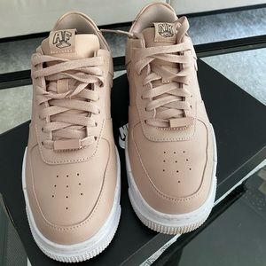 Nike Air Force 1 Pixel